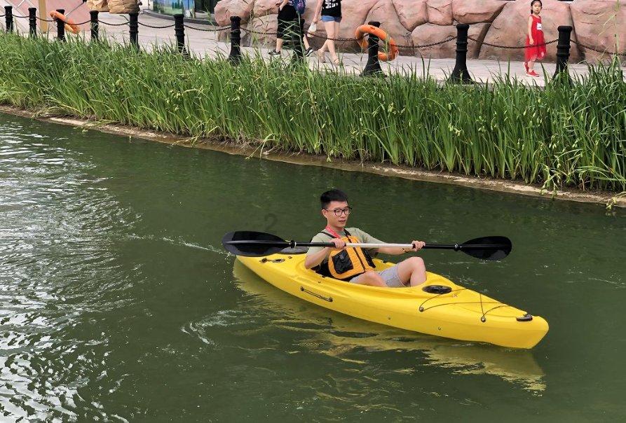 我和僵尸有个约会的主题歌叫什么名字