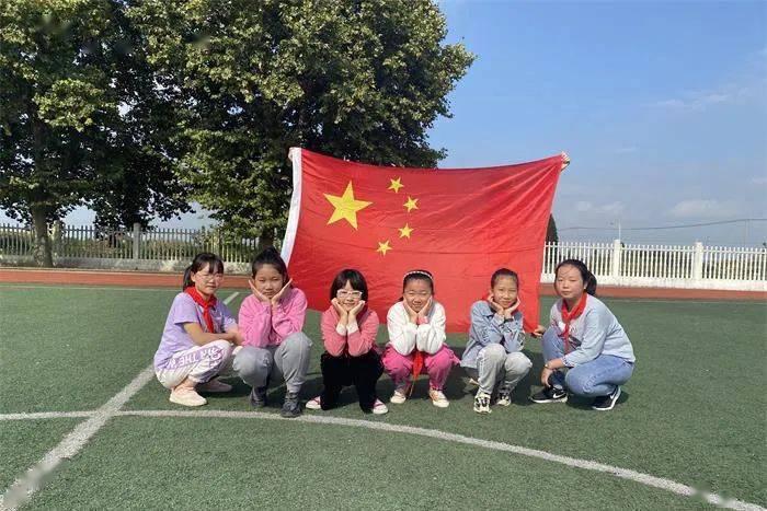 渝万高铁兴庙村隧道掘进突破2000米