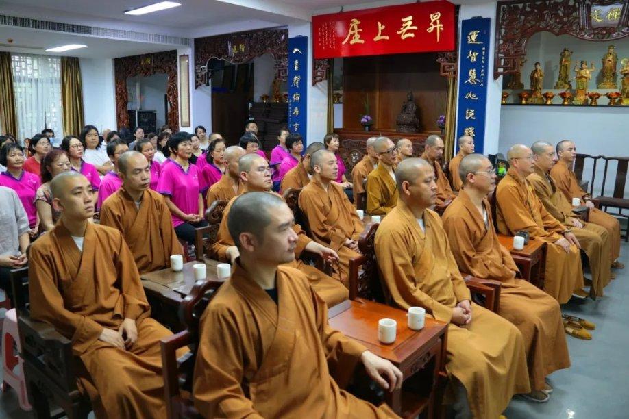 一些高端豪华车不使用前驱，这是为什么呢？游戏画面