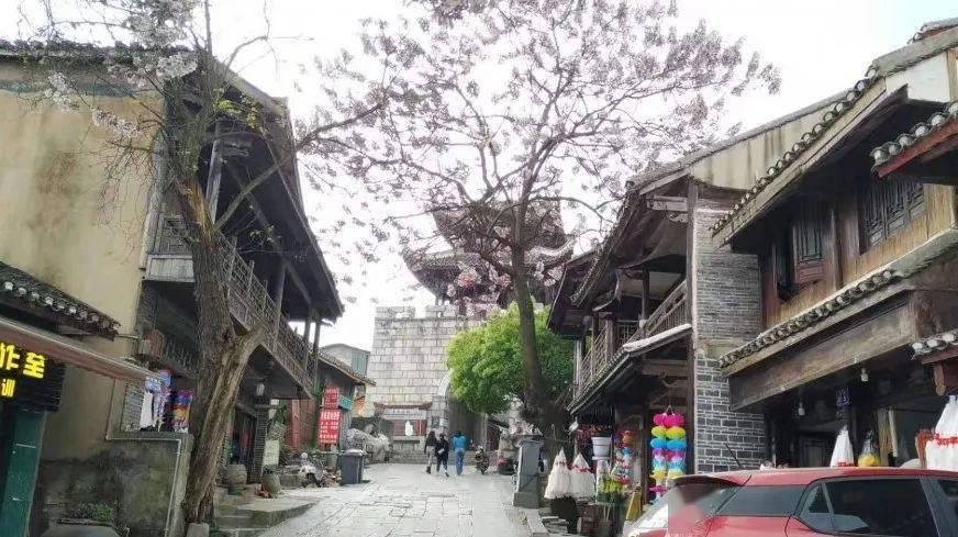 特斯拉市值一夜蒸发800亿美元，国产车申请出战！电池ETF（561910）获资金接连增仓